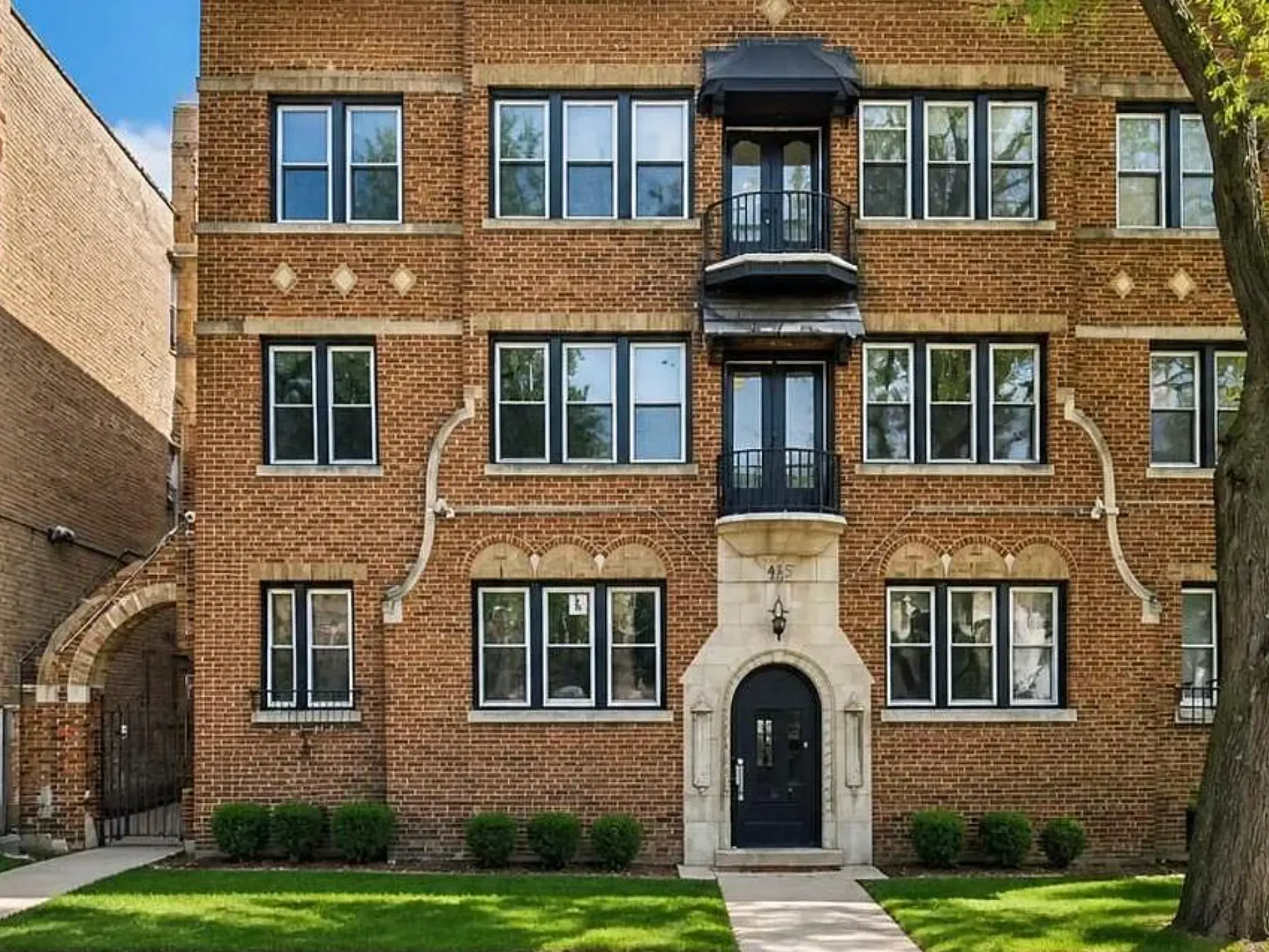 2613 W Capitol Dr